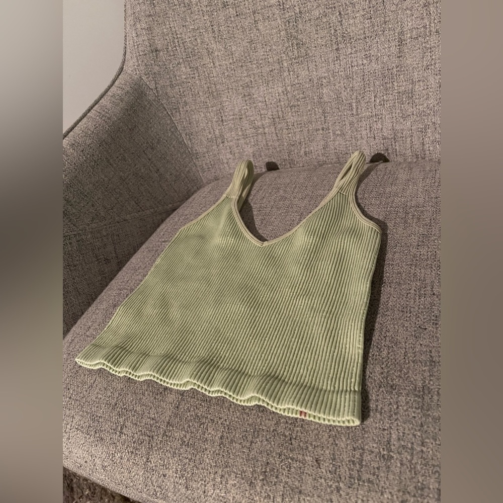 Crop tank top. Size M.